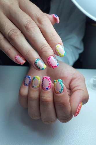 Dotted Pattern Extra Short Square Nails