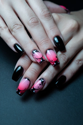 Gradient Black and Pink Coffin Nails